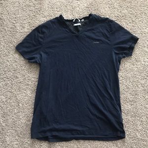 Calvin Klein S v neck T-shirt!